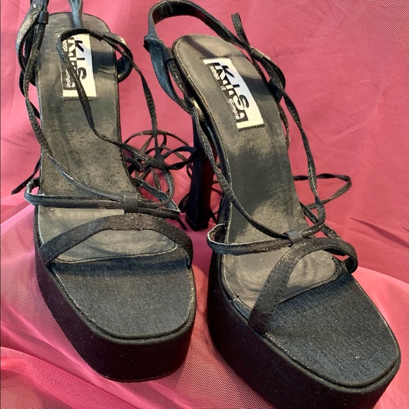 K.I.S. BLACK SATIN HEELS SIZE 7 - Picture 2 of 7